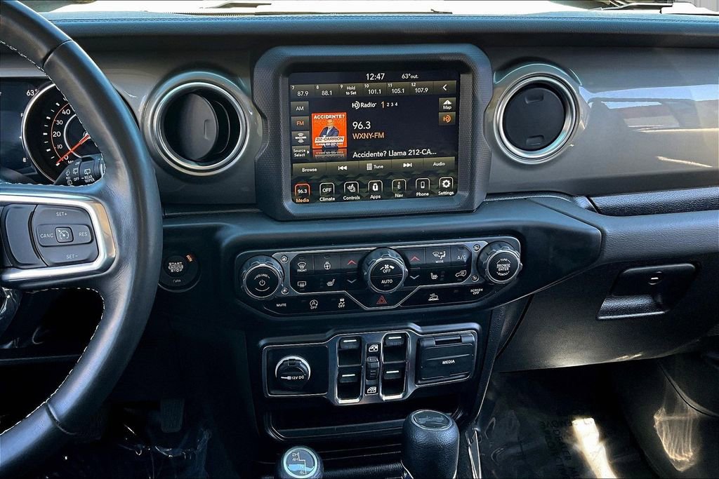 Used 2022 Jeep Wrangler Unlimited Sahara w/ Cold Weather Group AWD/4WD image 9