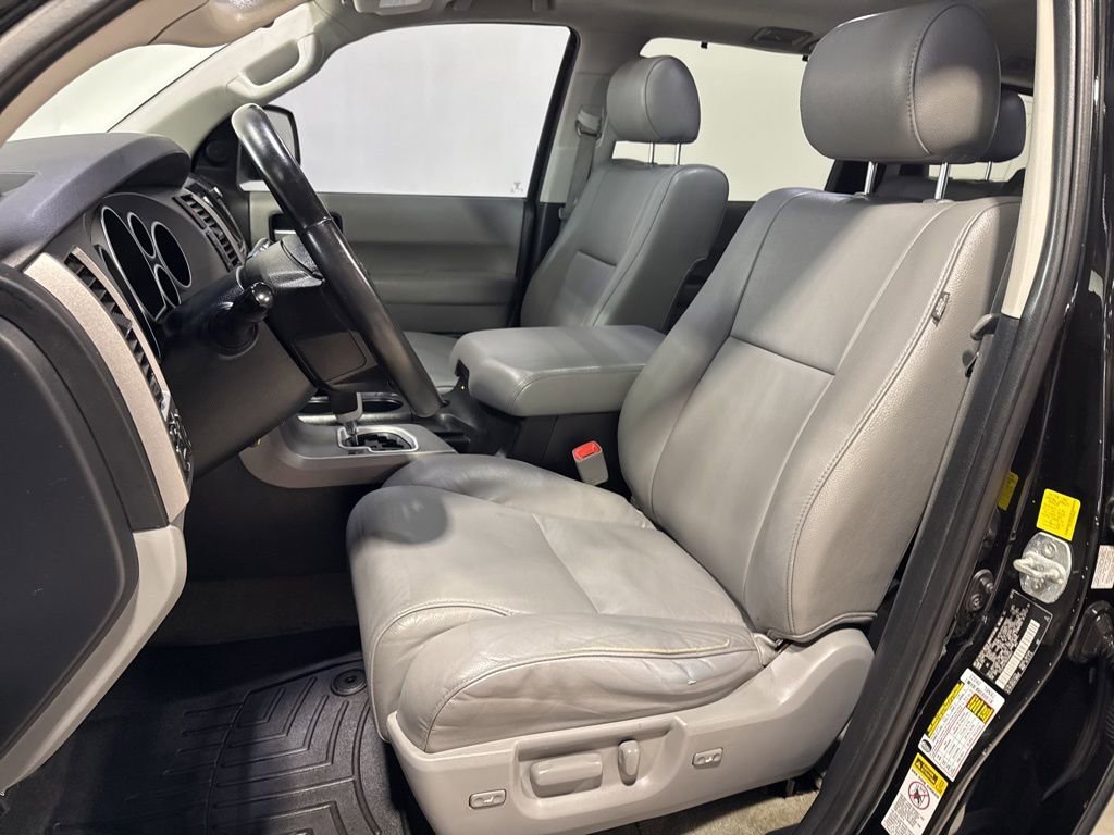 Used 2011 Toyota Sequoia Limited AWD/4WD image 28