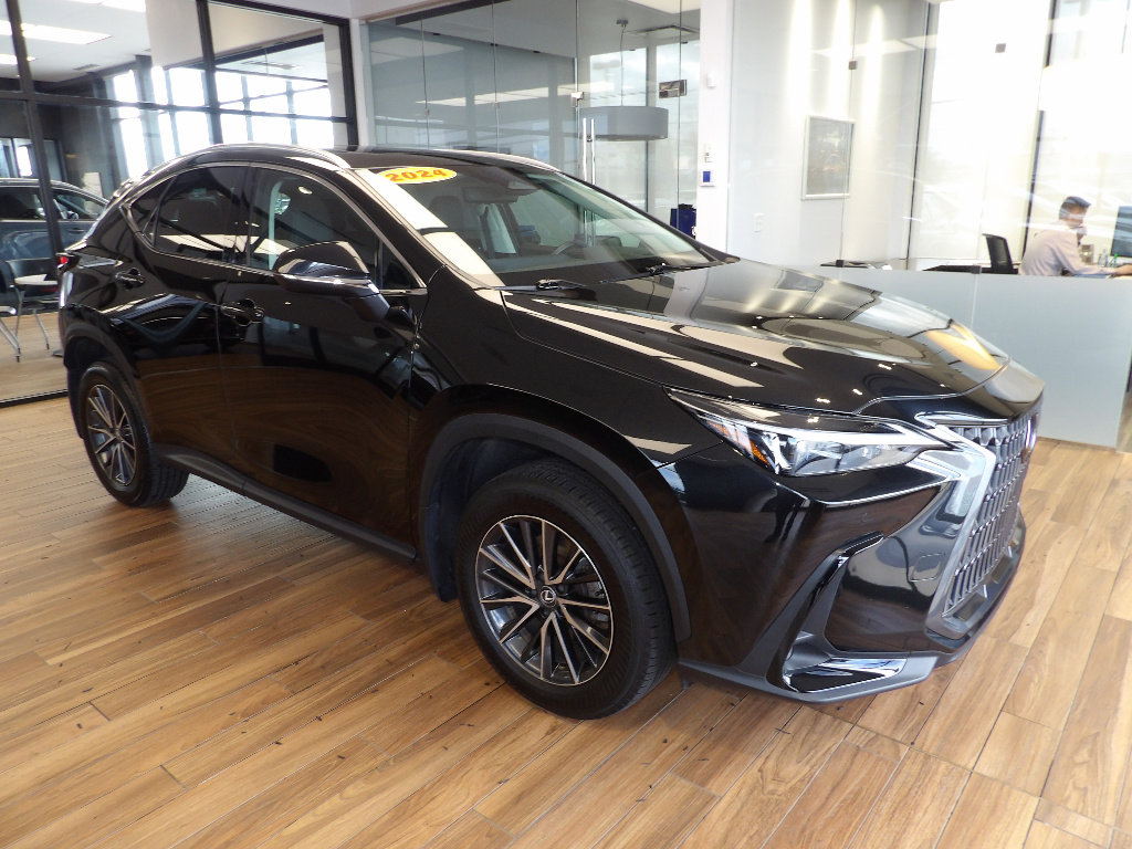 Used 2024 Lexus NX 350h AWD image 3