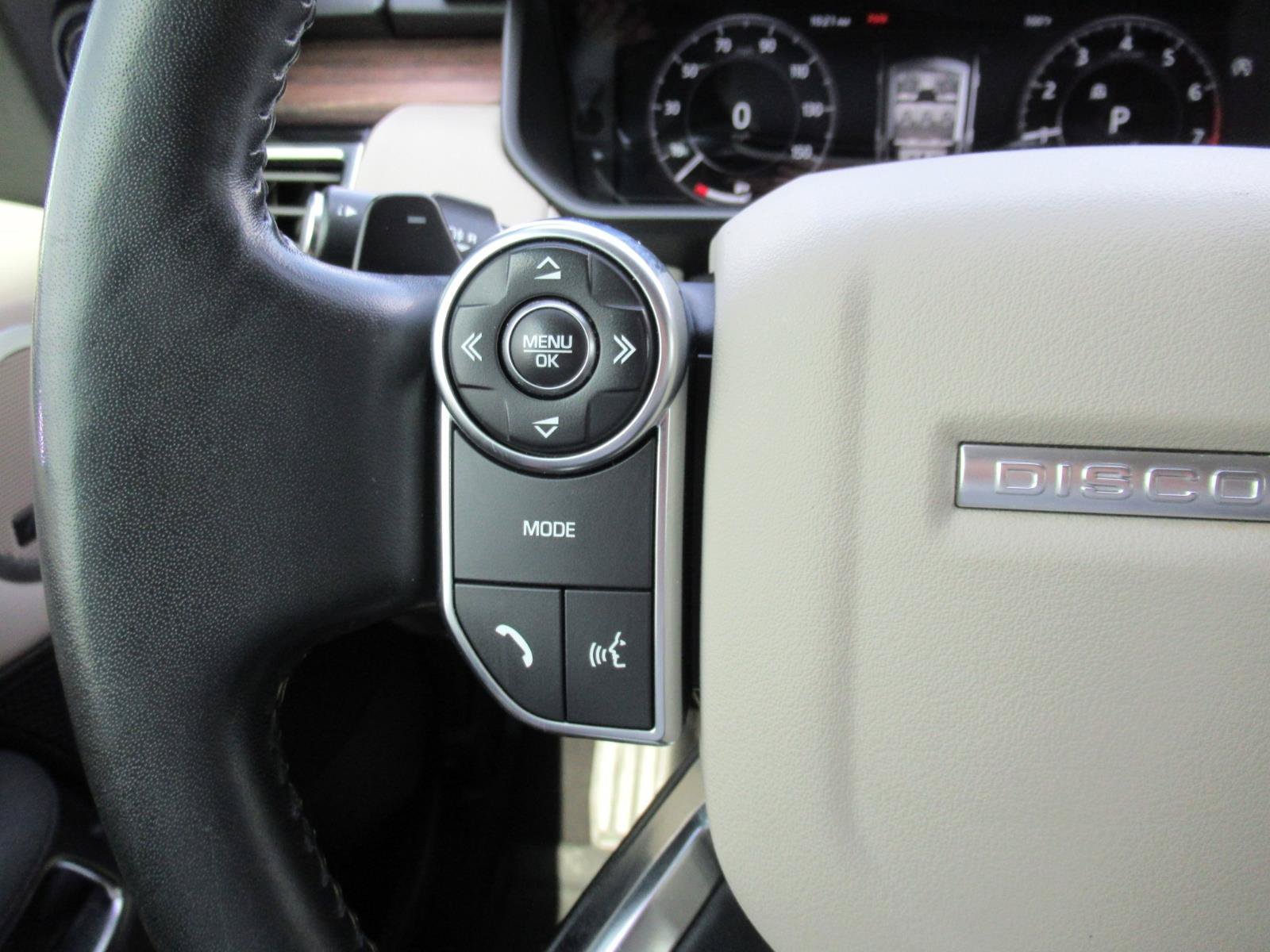 Used 2018 Land Rover Discovery HSE AWD/4WD image 26