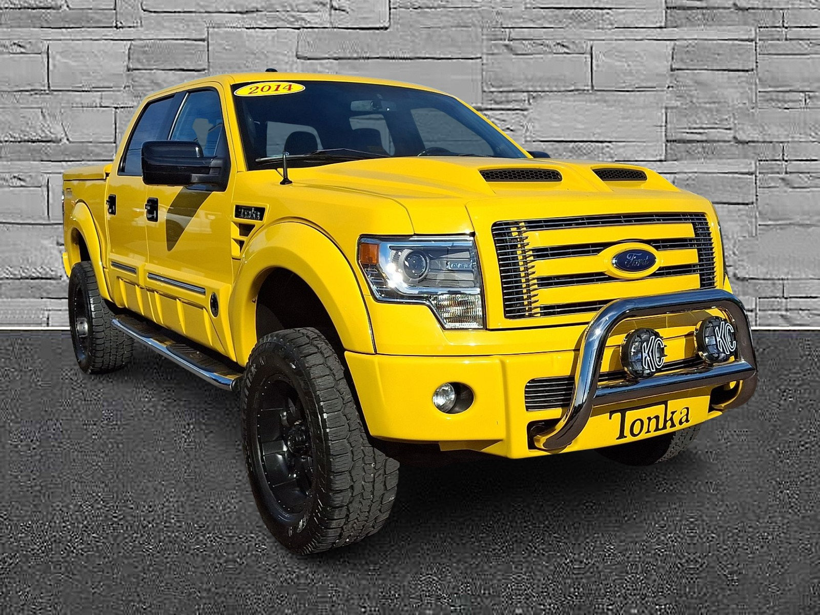 Used 2014 Ford F150 Lariat w/ Equipment Group 502A Luxury AWD/4WD image 2