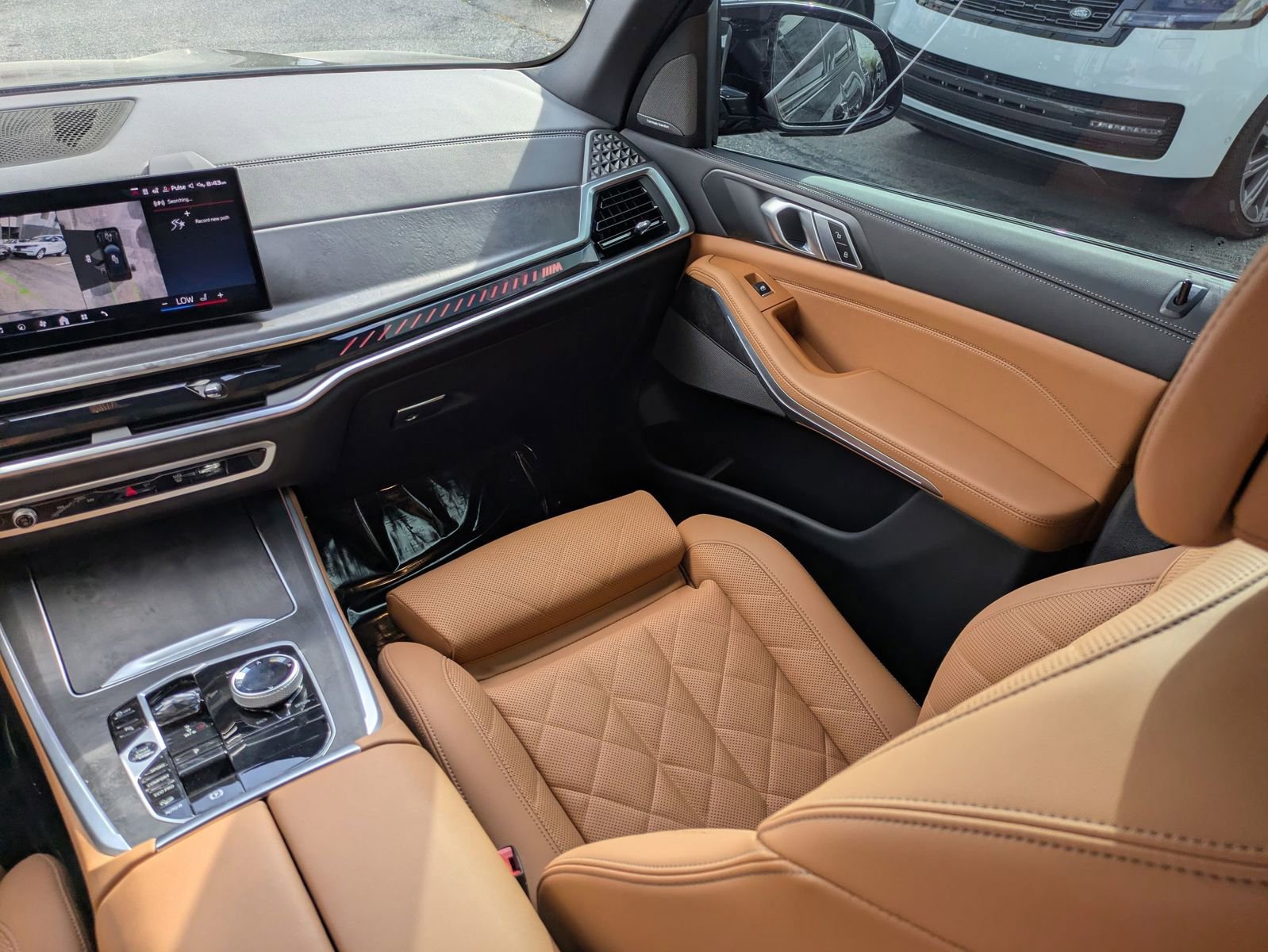 Used 2025 BMW X5 M60i w/ Executive Package image 27