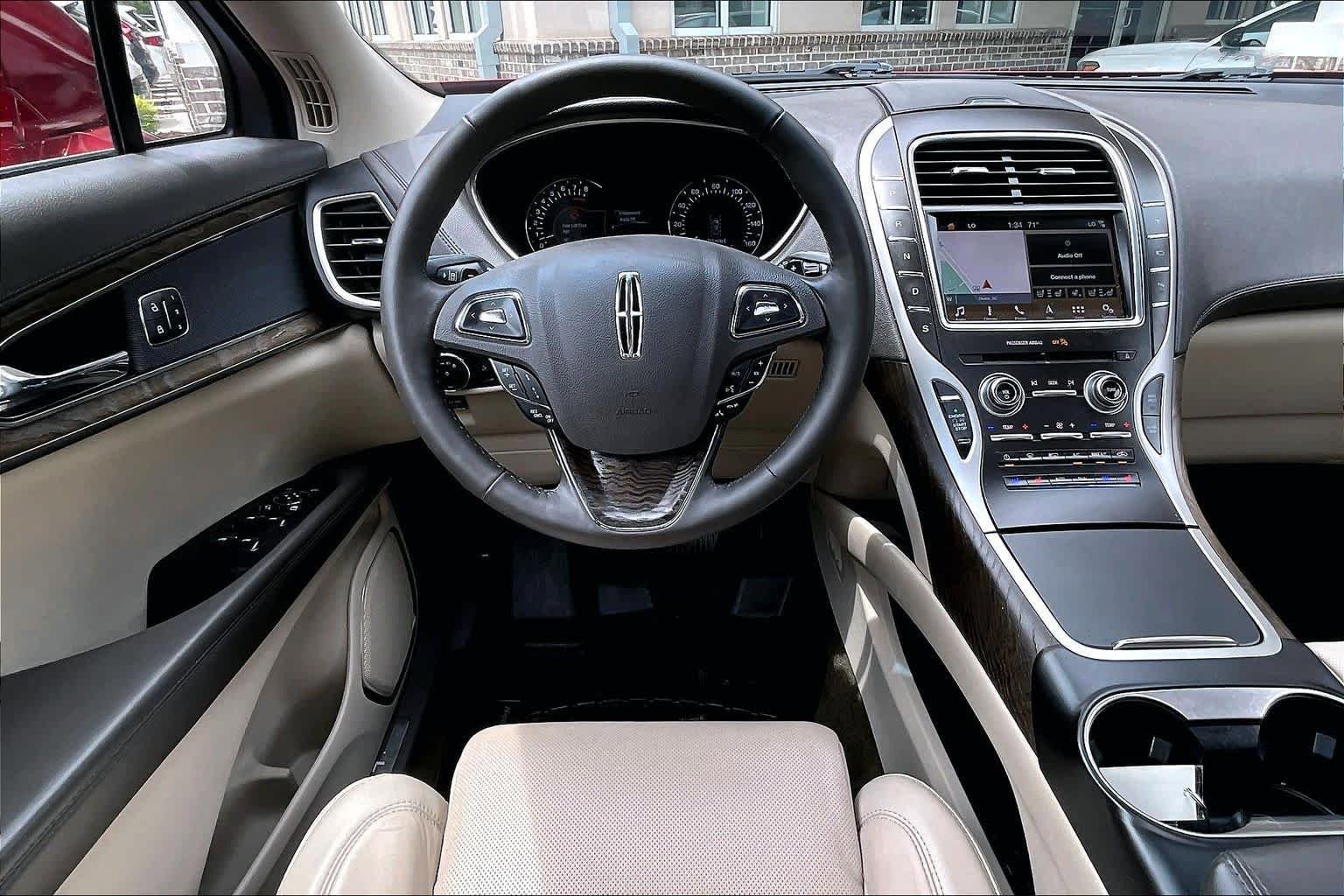 Used 2018 Lincoln MKX Reserve w/ Driver Assistance Package FWD image 6