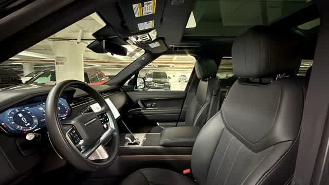 Used 2025 Land Rover Range Rover SE AWD/4WD image 7