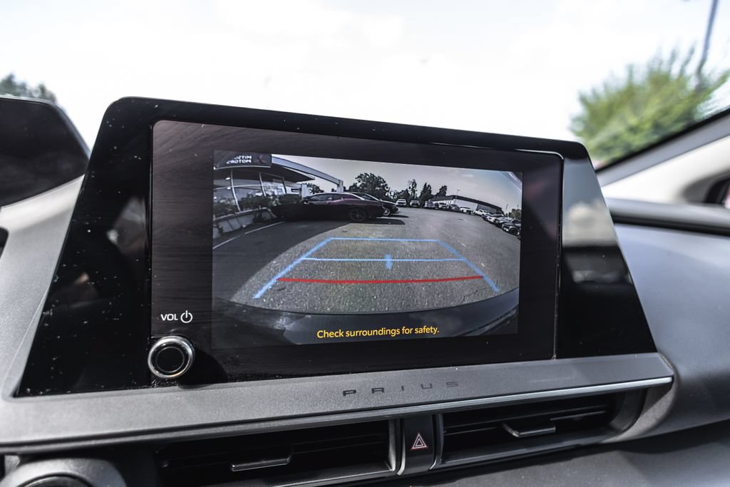 Used 2025 Toyota Prius LE FWD image 12