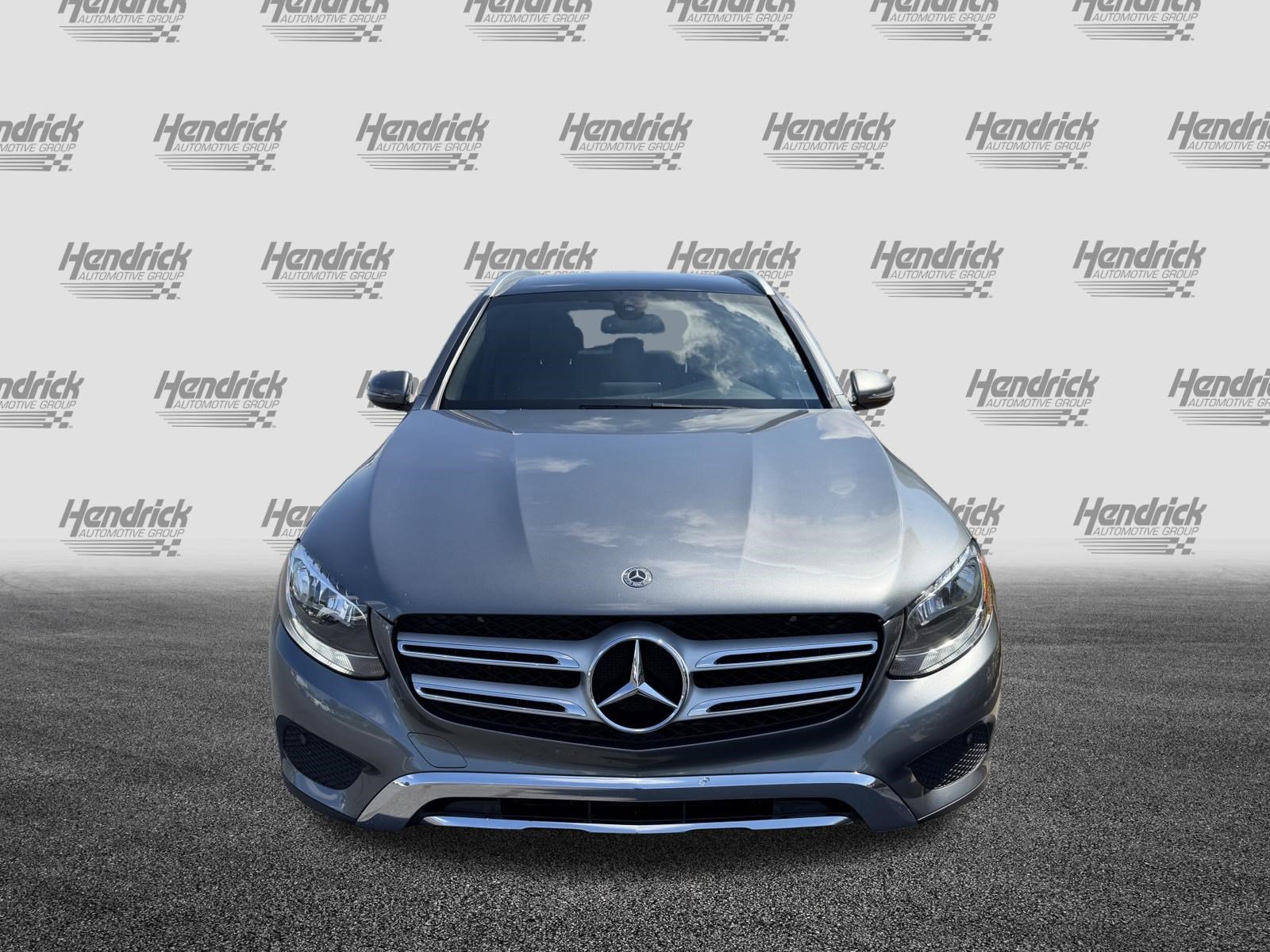 Used 2018 Mercedes-Benz GLC 300 4MATIC image 3