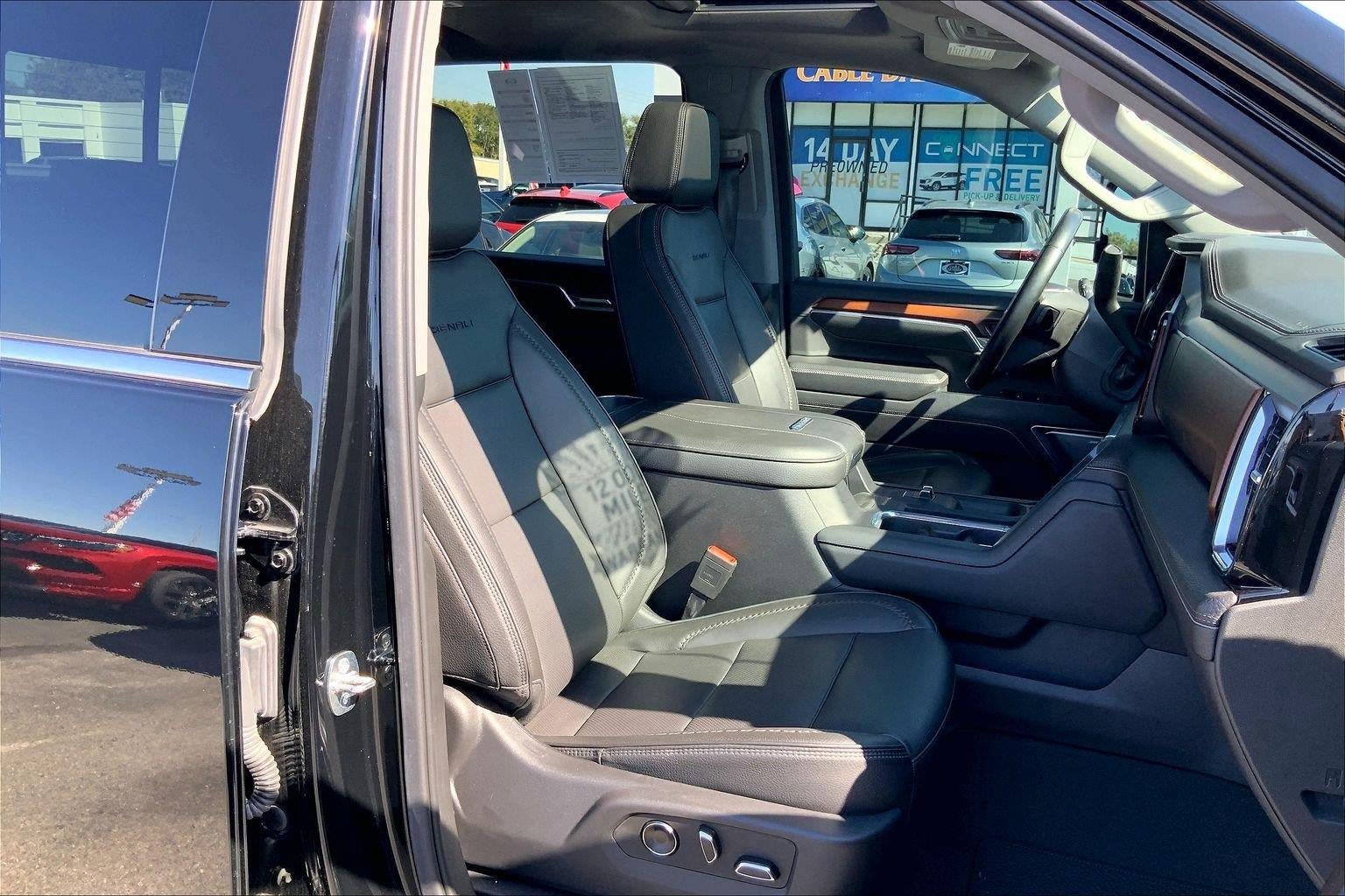 Used 2024 GMC Sierra 2500 Denali w/ Denali Reserve Package AWD/4WD image 7