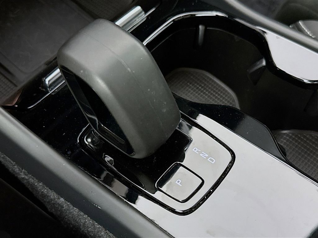 Certified 2023 Volvo C40 P8 Recharge Ultimate w/ Protection Package Premier image 17