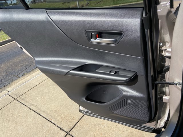 Used 2021 Toyota Venza LE image 51