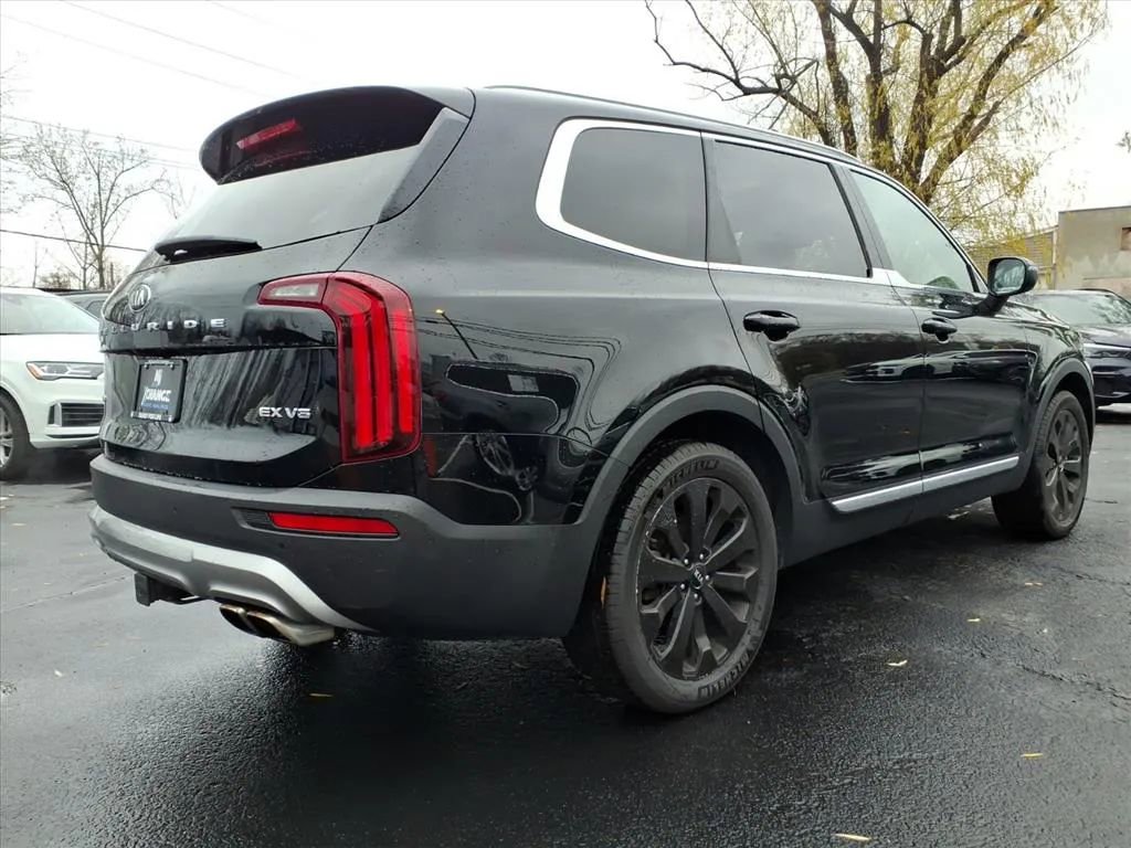 Used 2020 Kia Telluride EX w/ EX Premium Package image 3