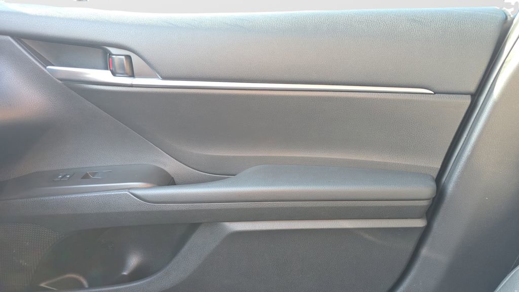 Used 2024 Toyota Camry SE image 24