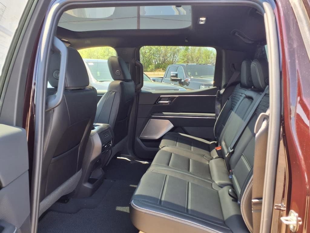 New 2025 GMC Sierra EV Denali image 6