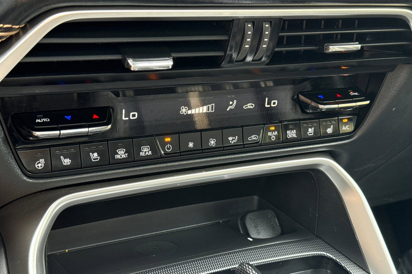 Certified 2024 MAZDA CX-90 Plug-In Hybrid w/ Premium Plus image 23