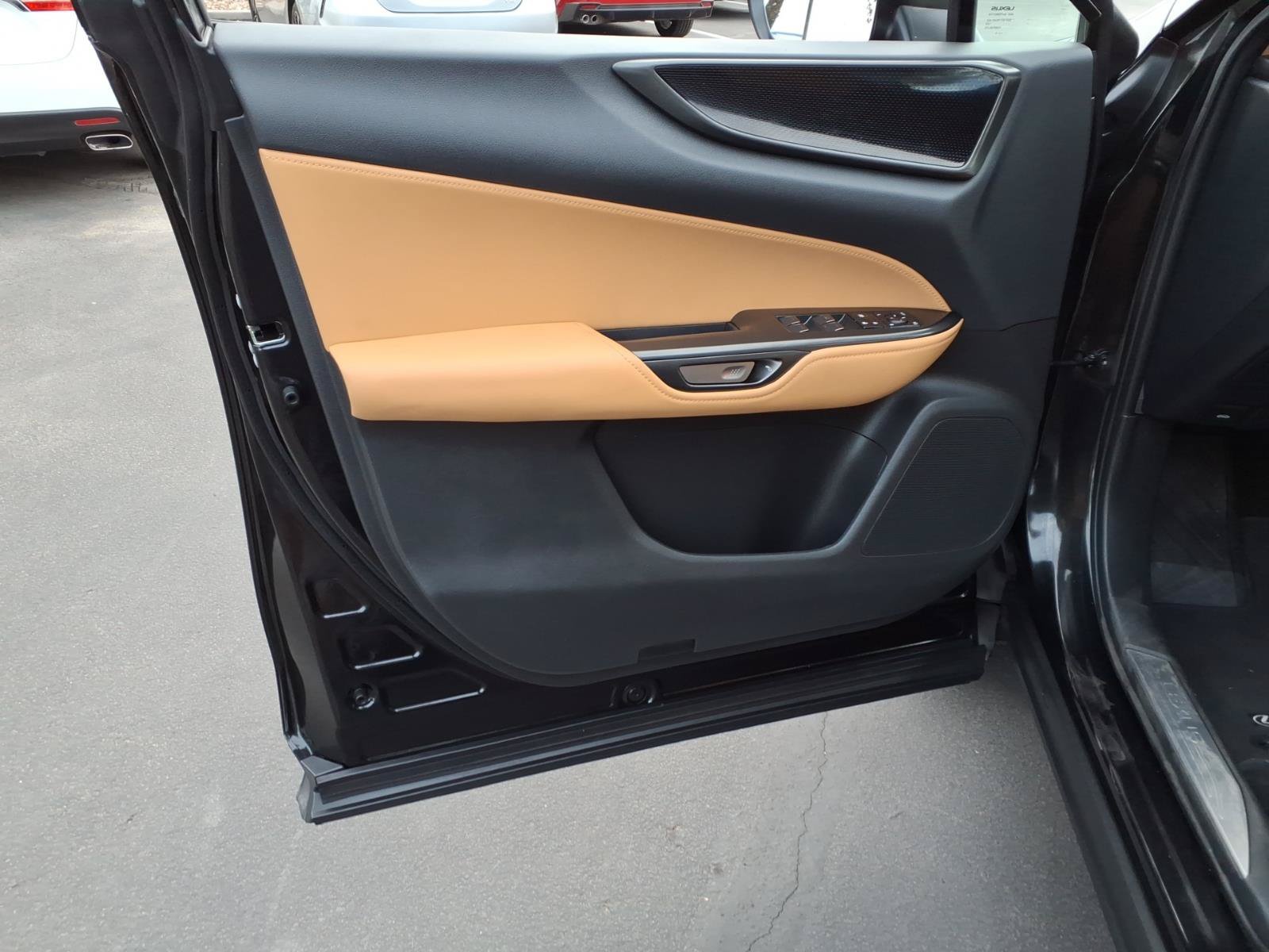 Used 2025 Lexus NX 350h AWD image 13