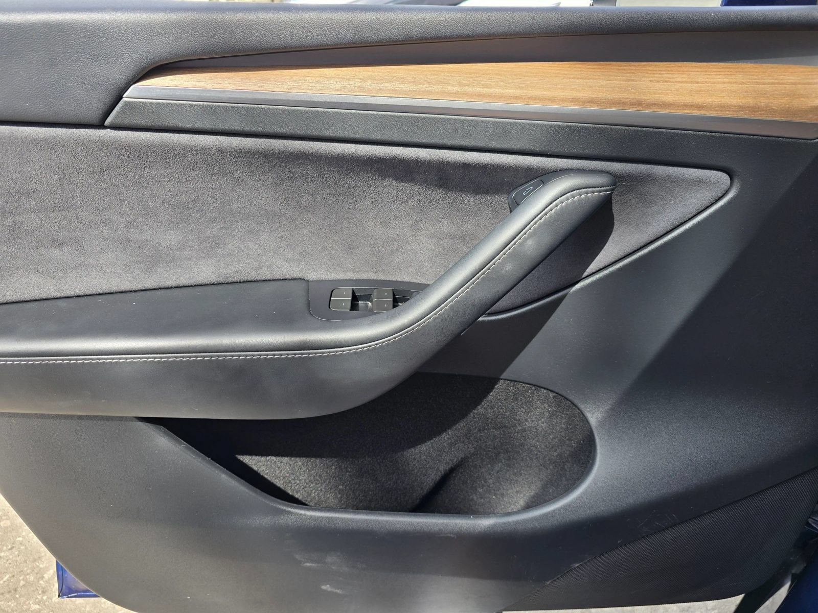 Used 2023 Tesla Model Y Long Range AWD/4WD image 23