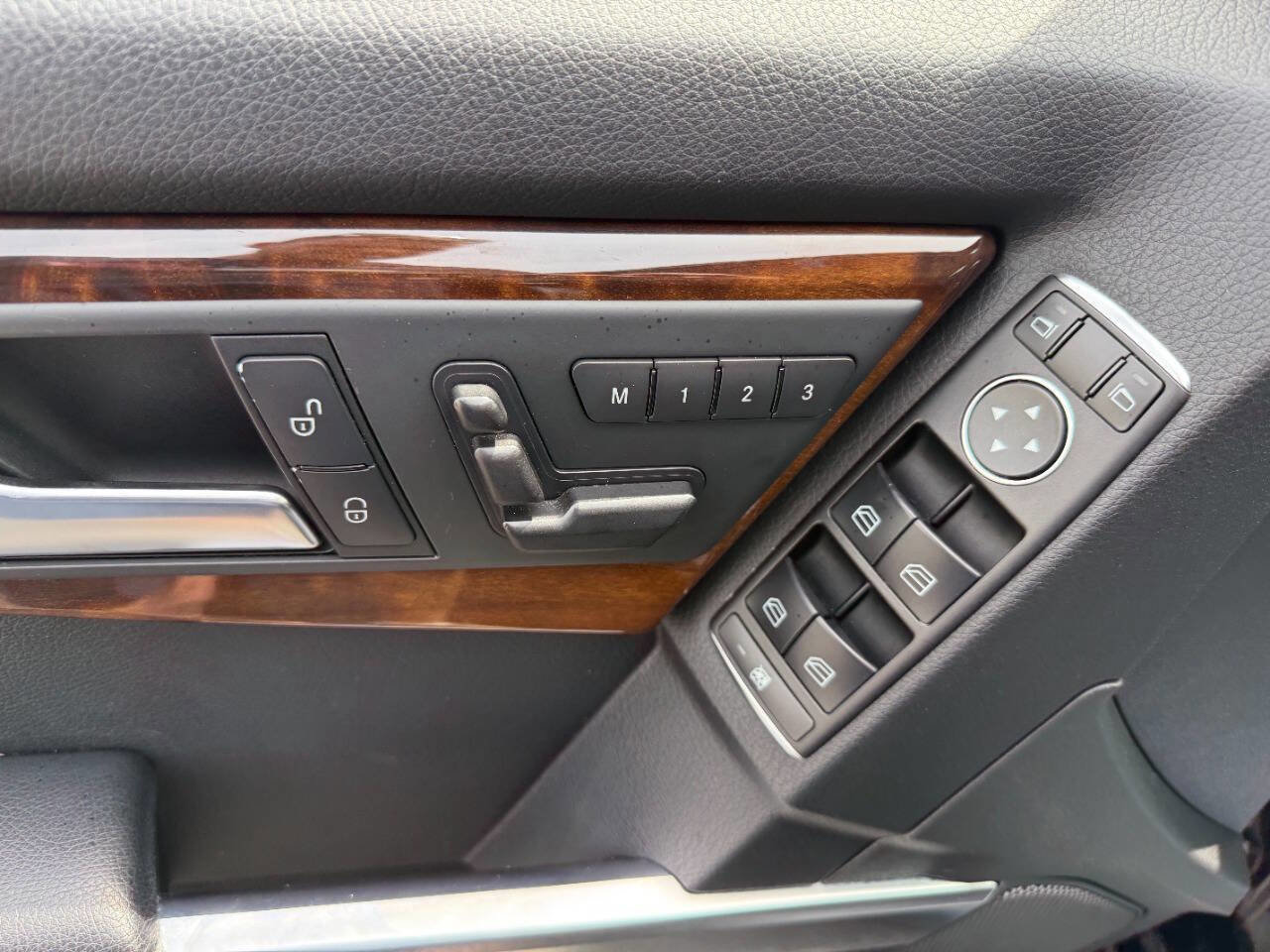 Used 2014 Mercedes-Benz GLK 350 4MATIC image 17