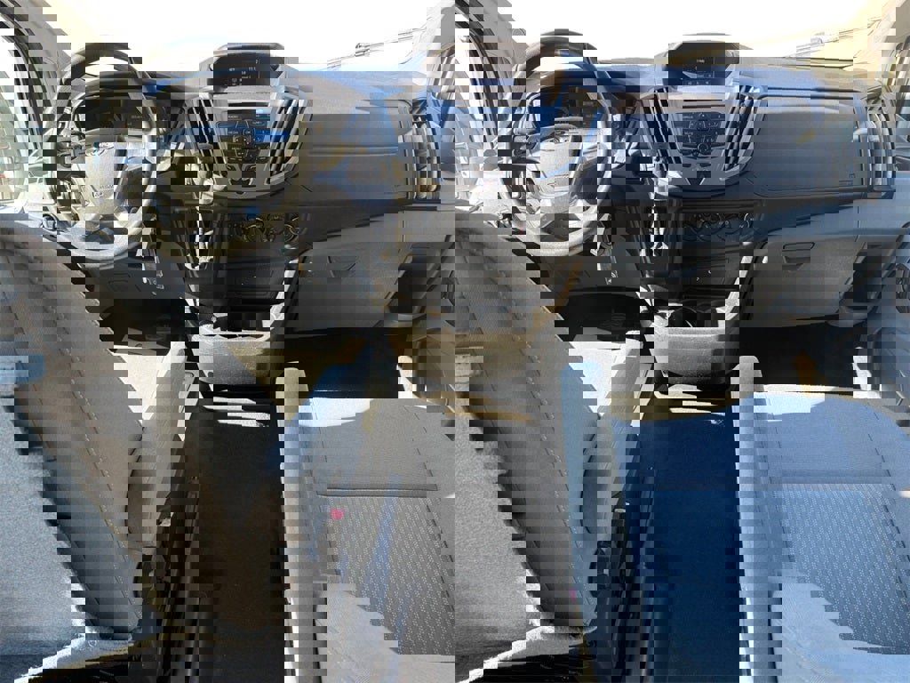 Used 2017 Ford Transit 350 XLT image 10