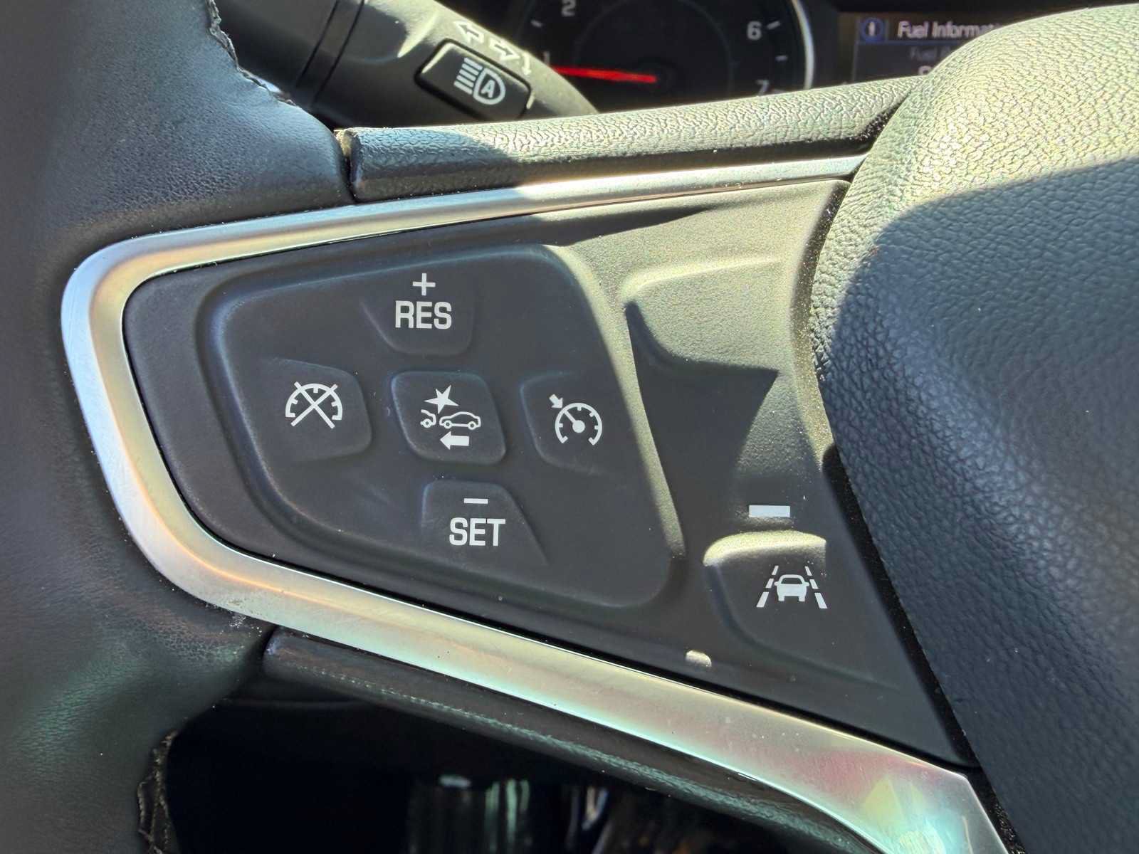 Used 2023 Chevrolet Equinox LT FWD image 16