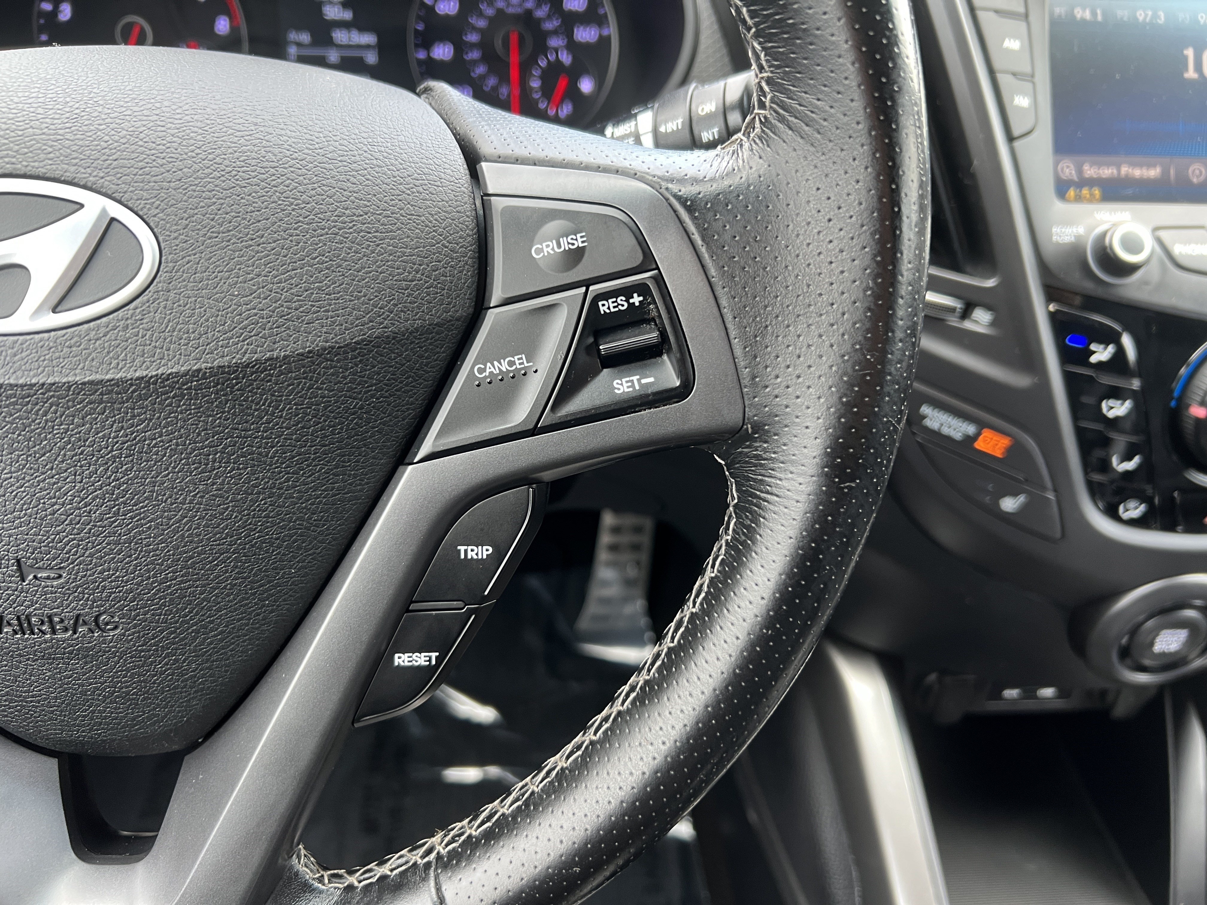 Used 2016 Hyundai Veloster Turbo FWD image 27