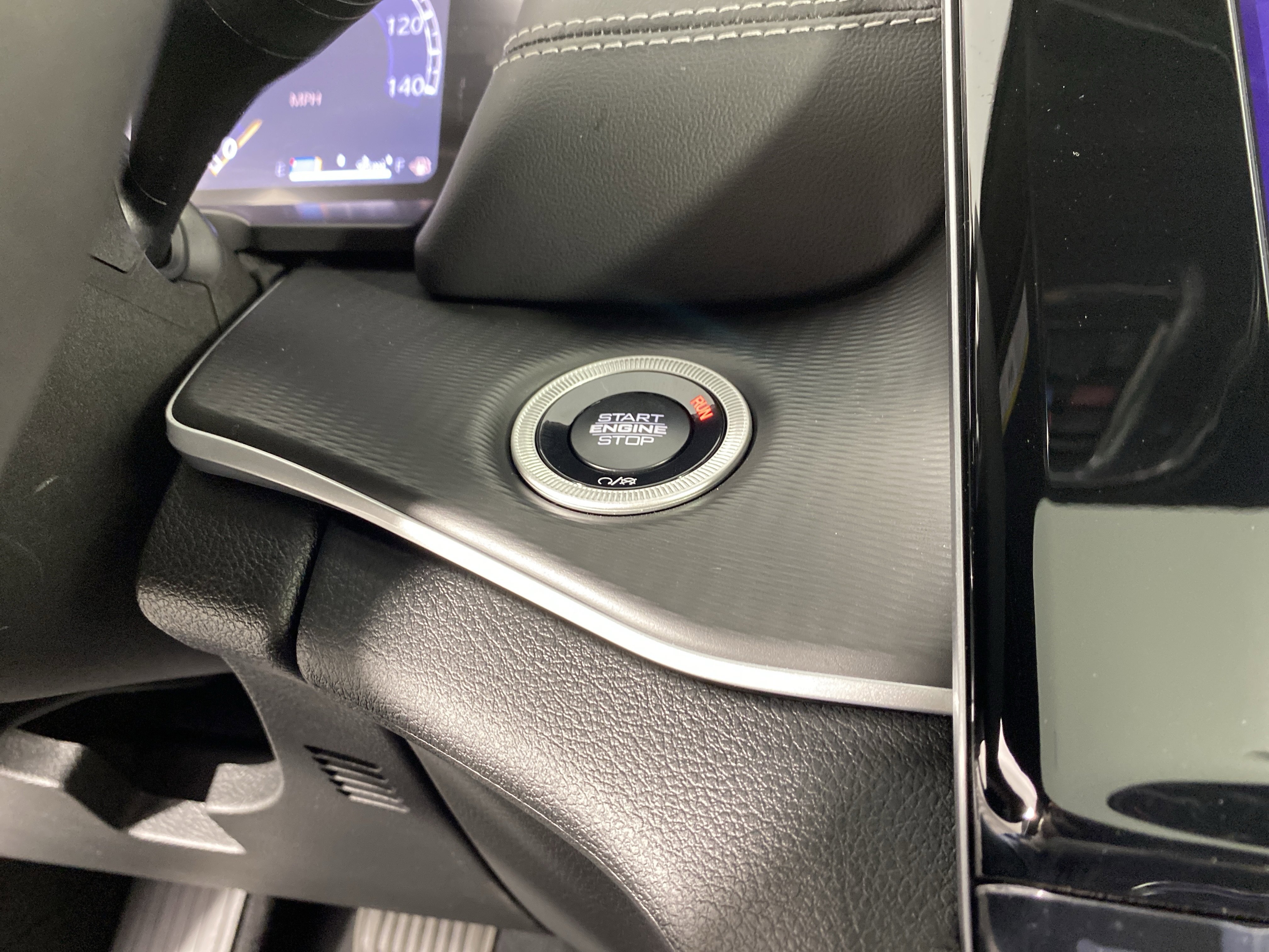 New 2025 Jeep Grand Cherokee Altitude image 24