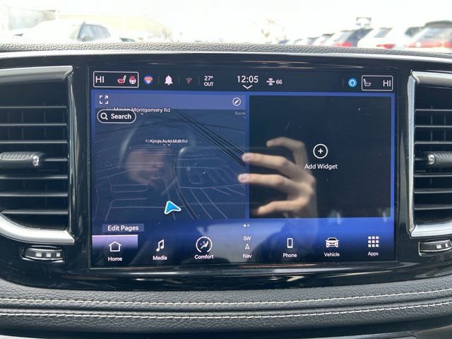 Used 2022 Chrysler Pacifica Limited w/ Uconnect Theater Family Group AWD/4WD image 12