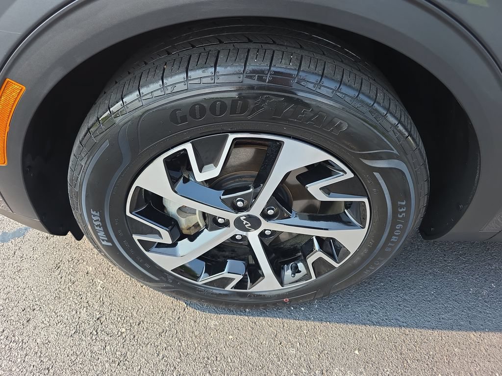 Used 2025 Kia Sportage EX FWD image 10
