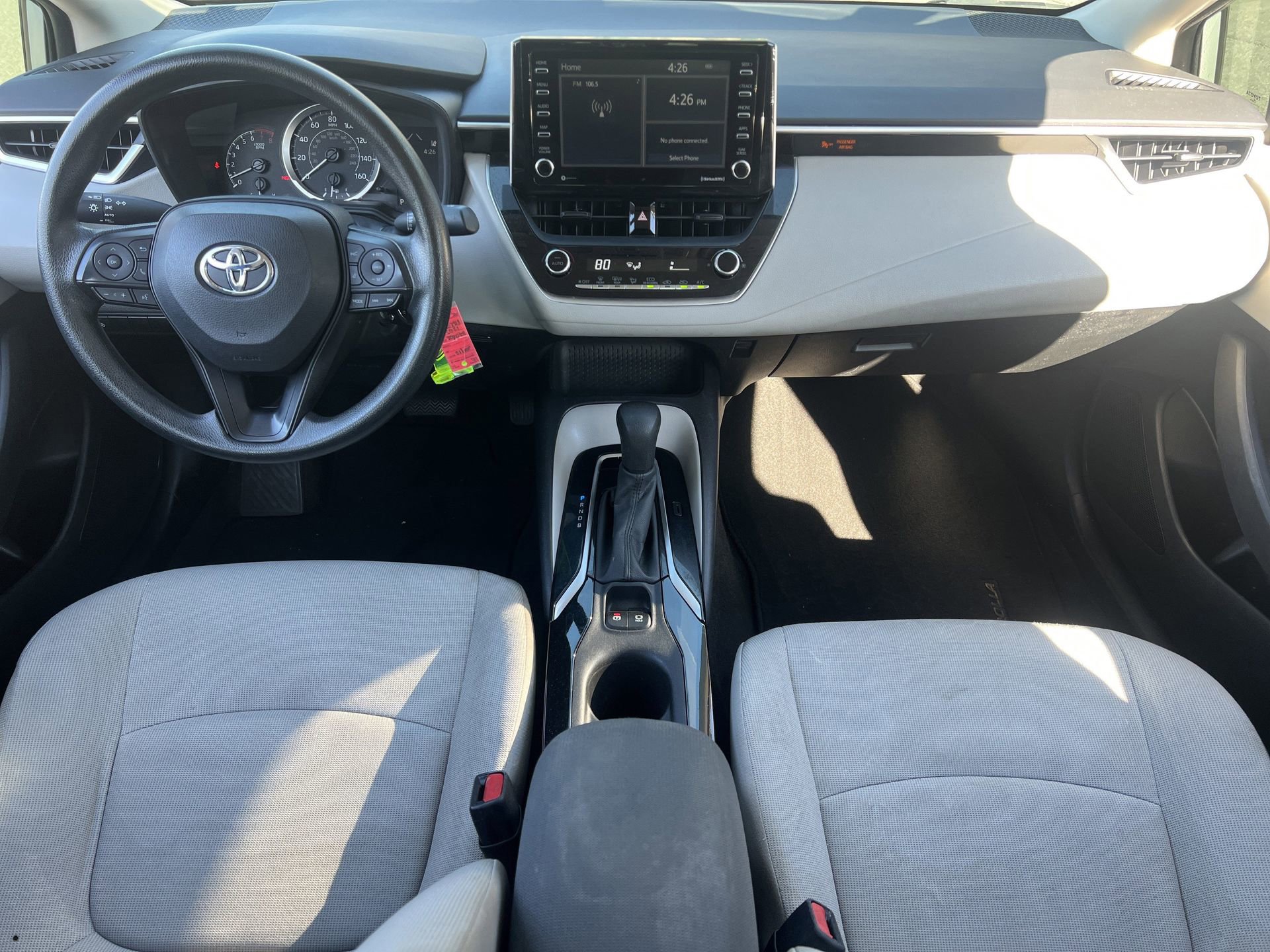 Used 2021 Toyota Corolla LE image 2