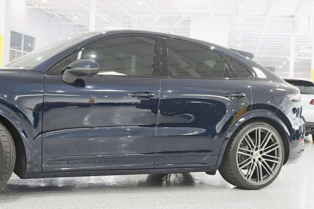 Used 2023 Porsche Cayenne S AWD/4WD image 3