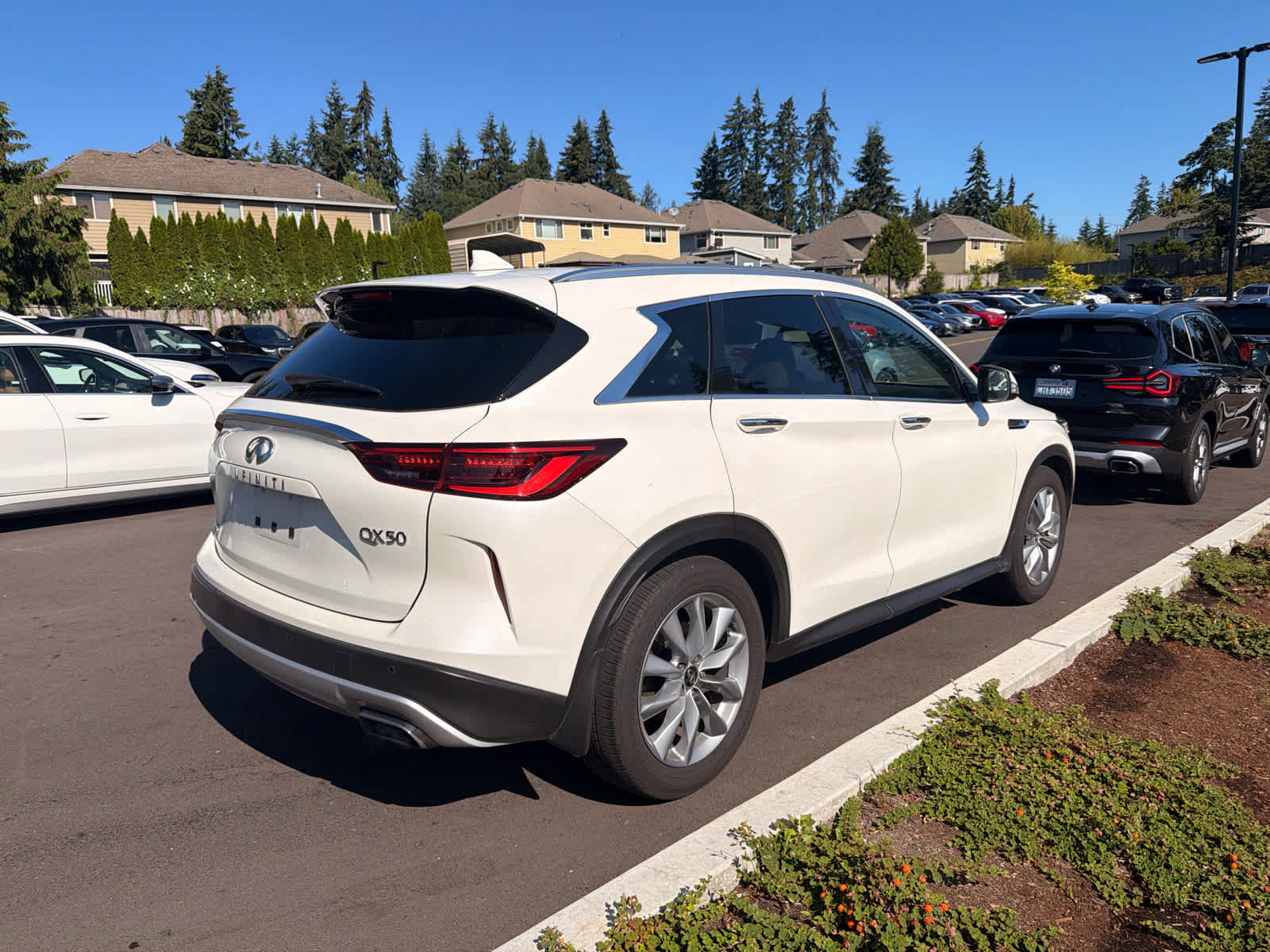 Used 2022 INFINITI QX50 Luxe AWD/4WD image 4