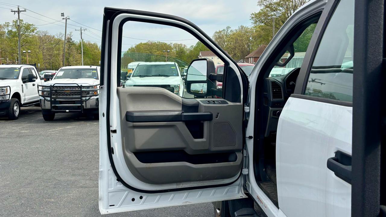 Used 2022 Ford F550 4x4 Crew Cab Super Duty w/ Power Equipment Group image 11