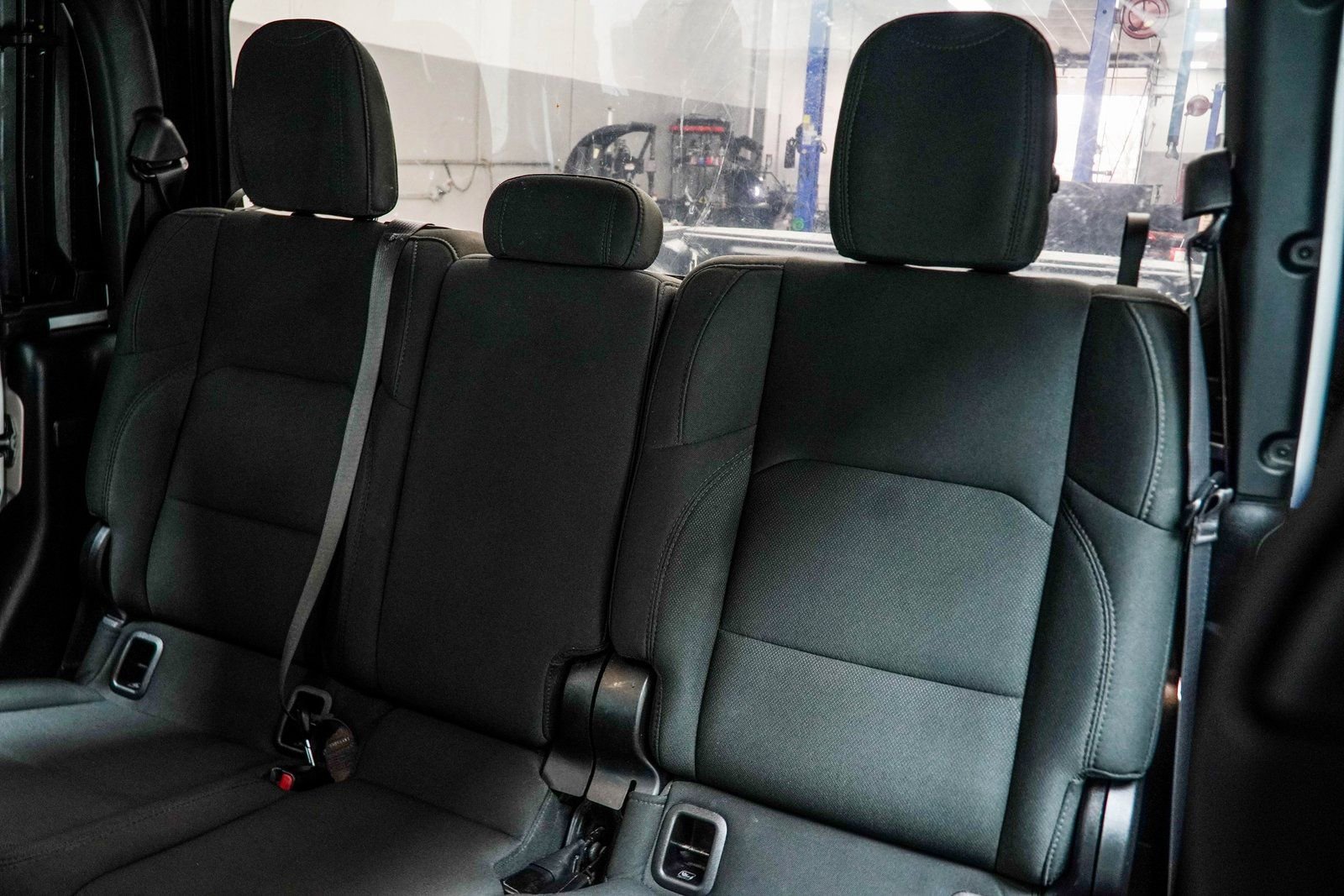 Used 2022 Jeep Gladiator Willys AWD/4WD image 36