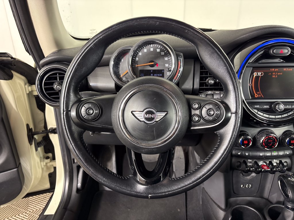 Used 2018 MINI Cooper 2-Door Hardtop FWD image 17