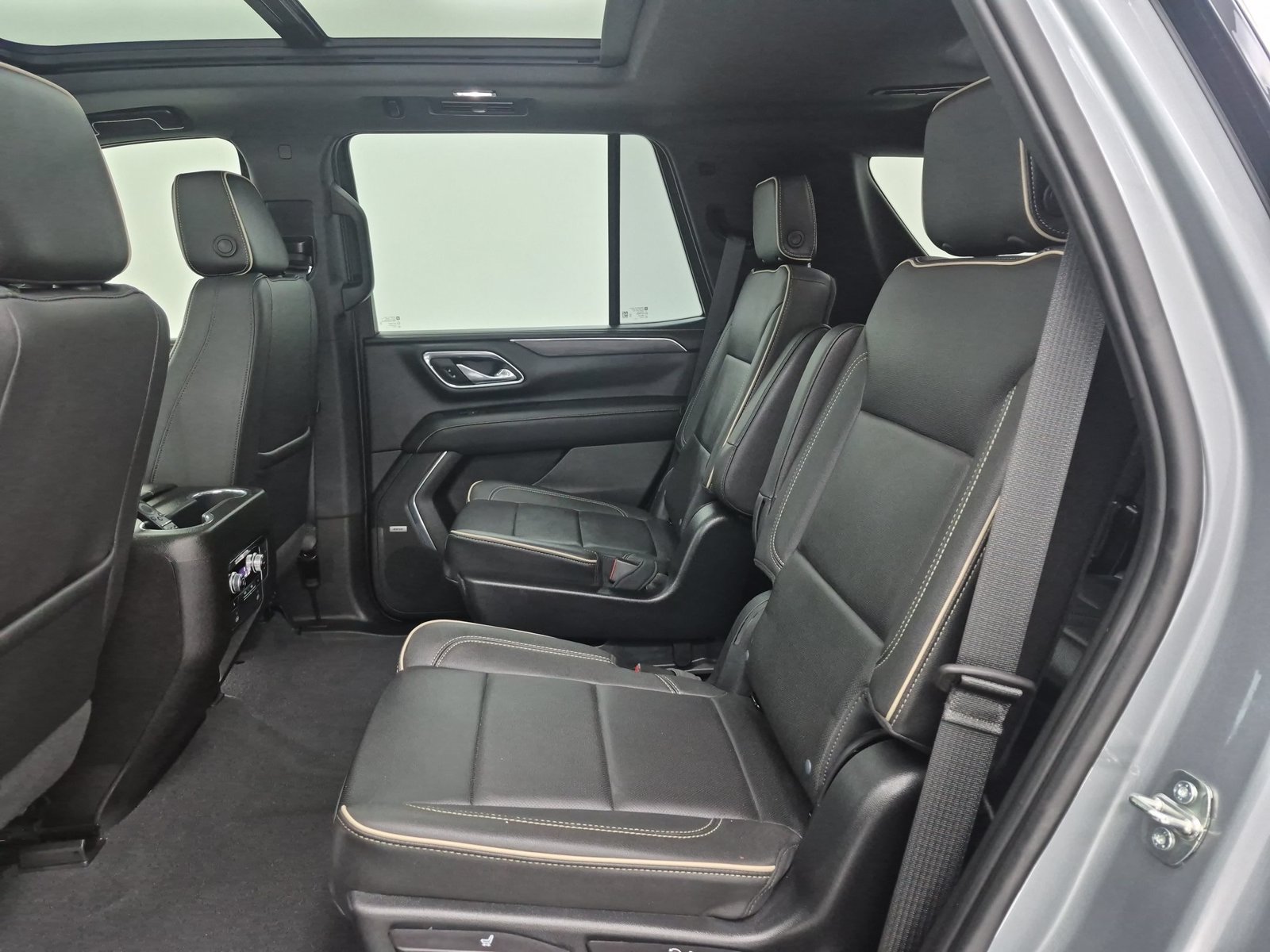 Used 2023 GMC Yukon SLT w/ SLT Premium Package AWD/4WD image 22