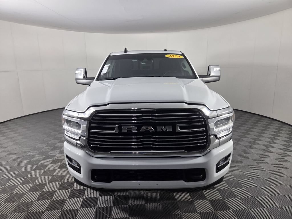 Used 2024 RAM 2500 Laramie w/ Safety Group AWD/4WD image 3