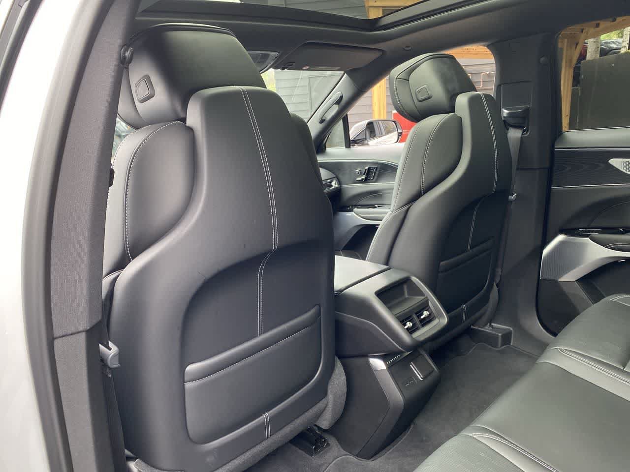 Used 2025 Cadillac Lyriq Luxury AWD/4WD image 16