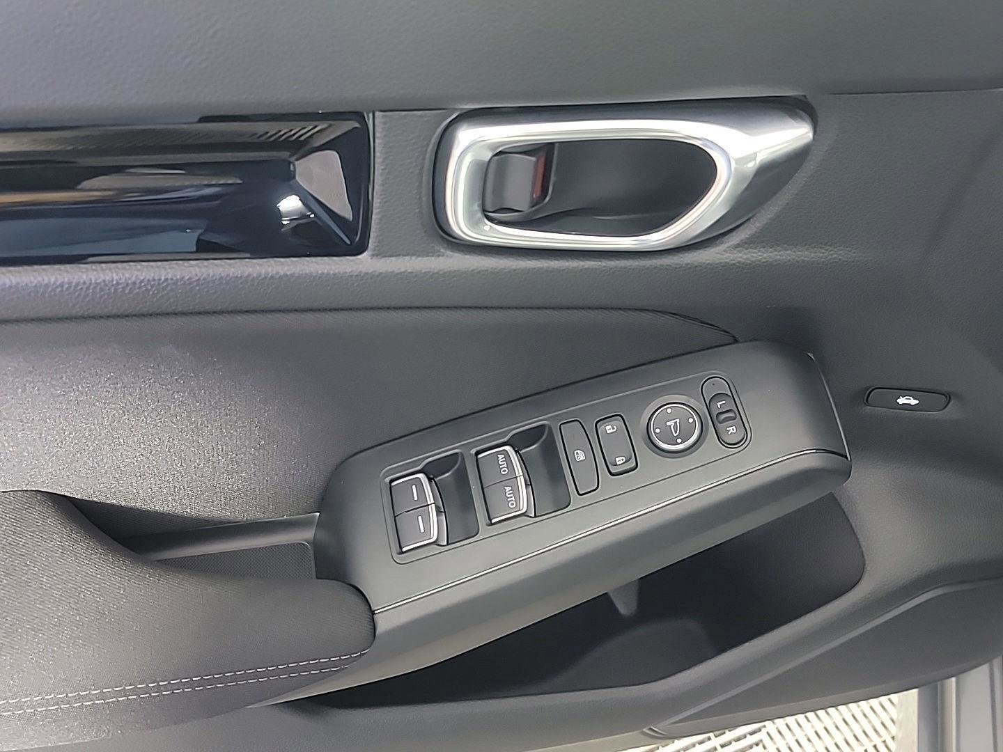 Certified 2025 Honda Civic Sport image 35