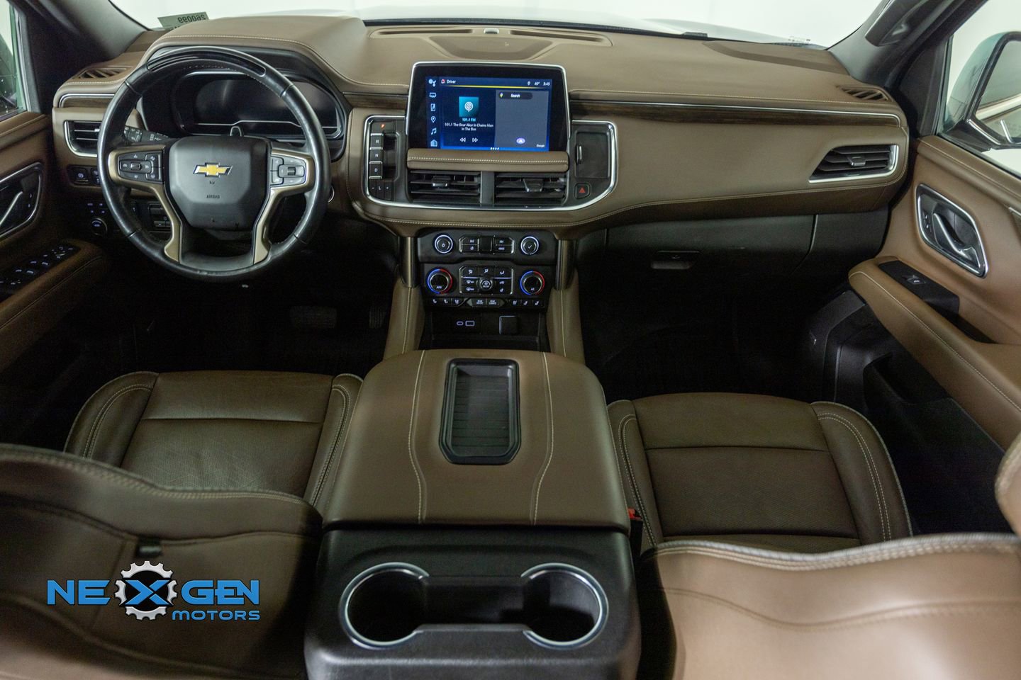 Used 2024 Chevrolet Suburban High Country w/ Advanced Technology Package image 32