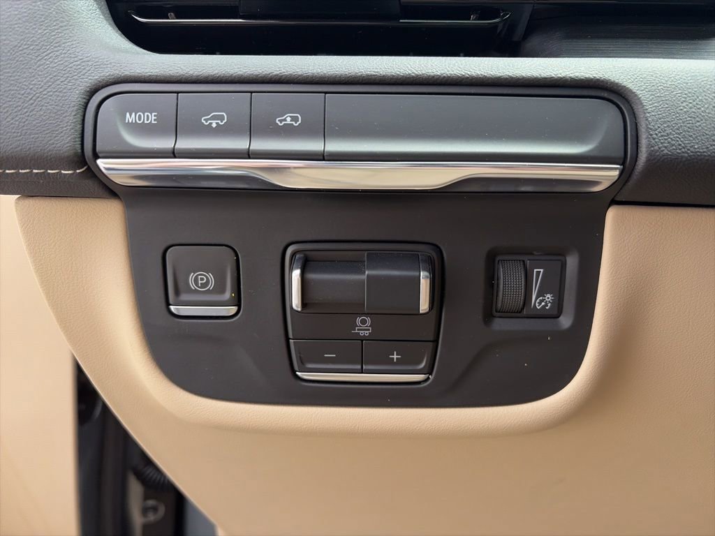 Used 2024 Cadillac Escalade ESV Premium Luxury w/ Performance Package image 17