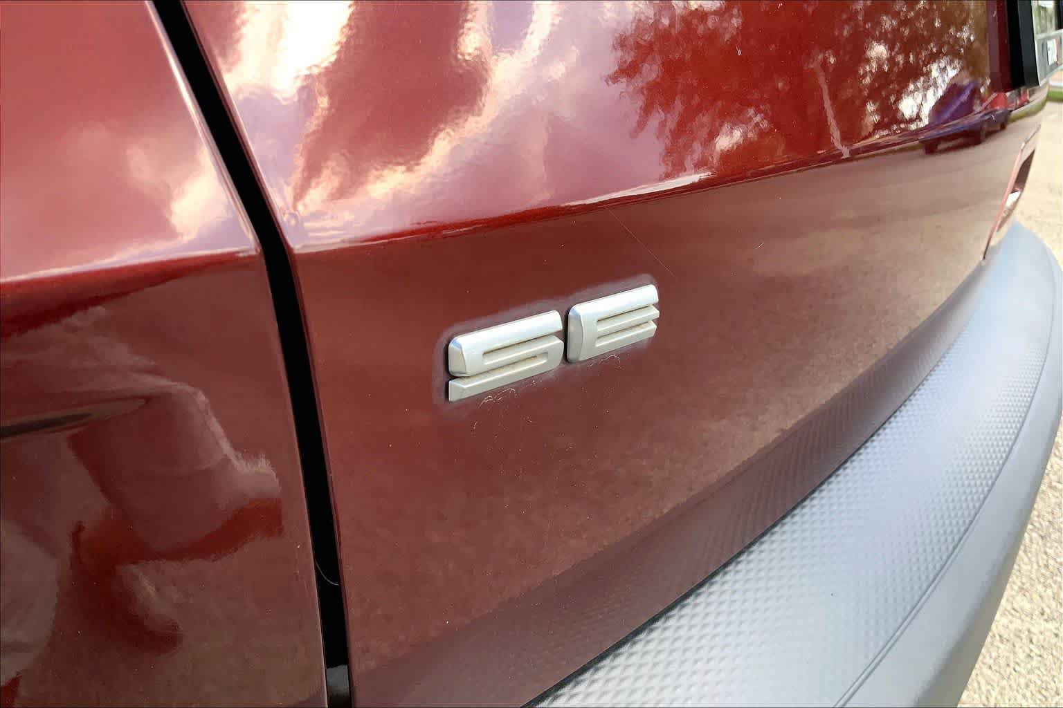 Certified 2021 Ford Escape SE w/ SE Sport Appearance Package FWD image 9