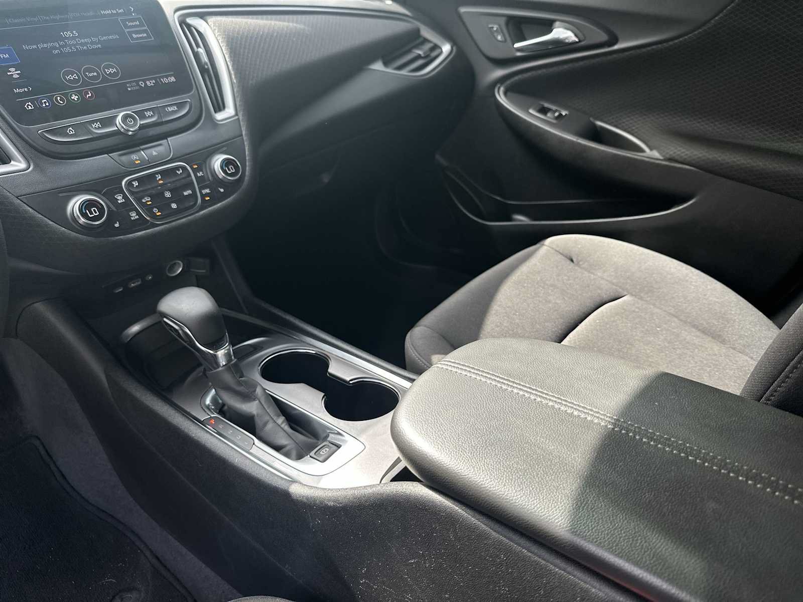 Used 2023 Chevrolet Malibu LT FWD image 21