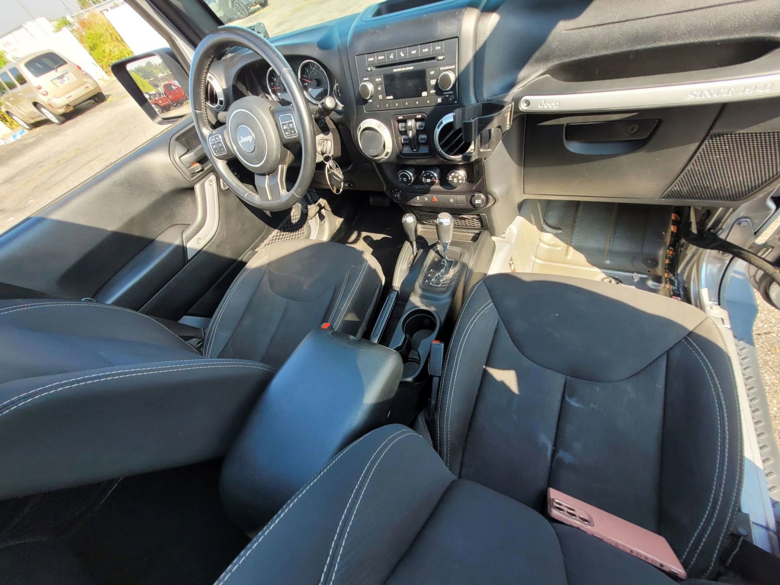 Used 2018 Jeep Wrangler Unlimited Sahara w/ Max Tow Package image 14