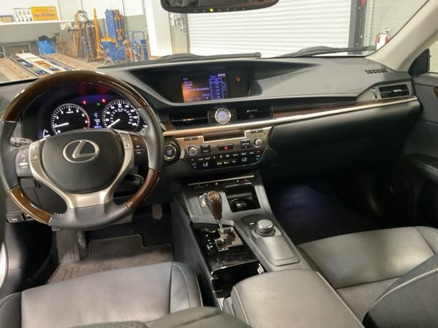 Used 2014 Lexus ES 350 w/ Premium Package FWD image 16