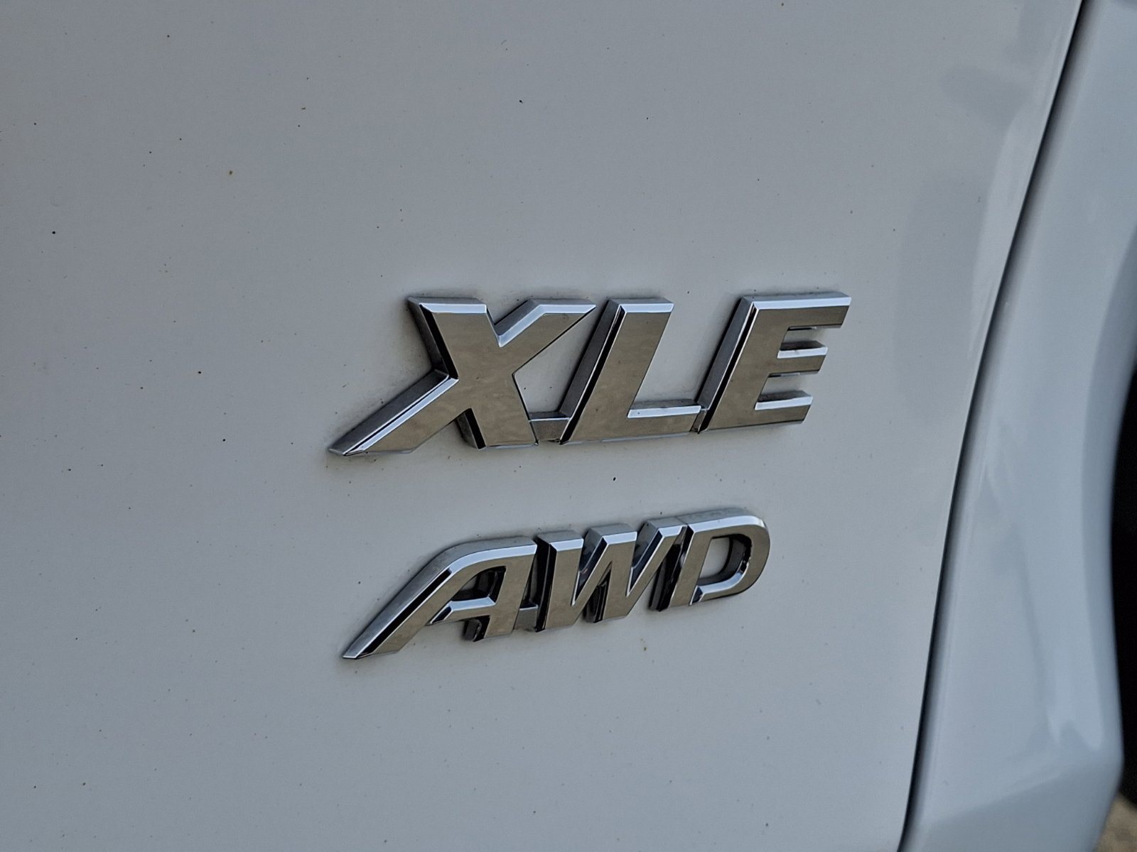 Used 2023 Toyota RAV4 XLE image 32