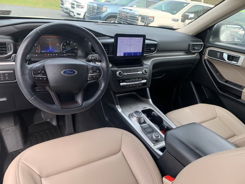 Used 2020 Ford Explorer XLT w/ Equipment Group 202A AWD/4WD image 20