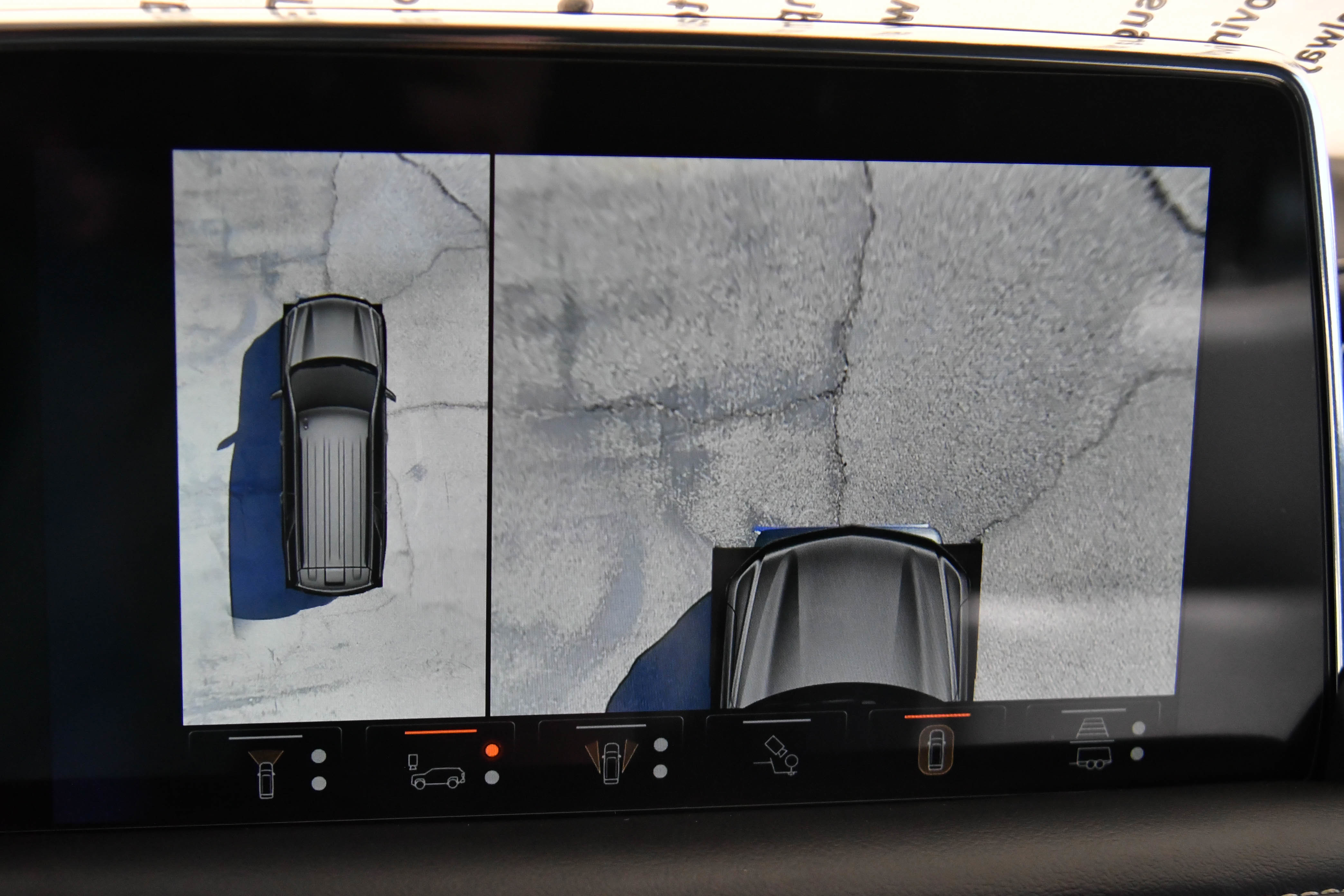 Used 2023 Chevrolet Tahoe Premier w/ Advanced Technology Package RWD image 24