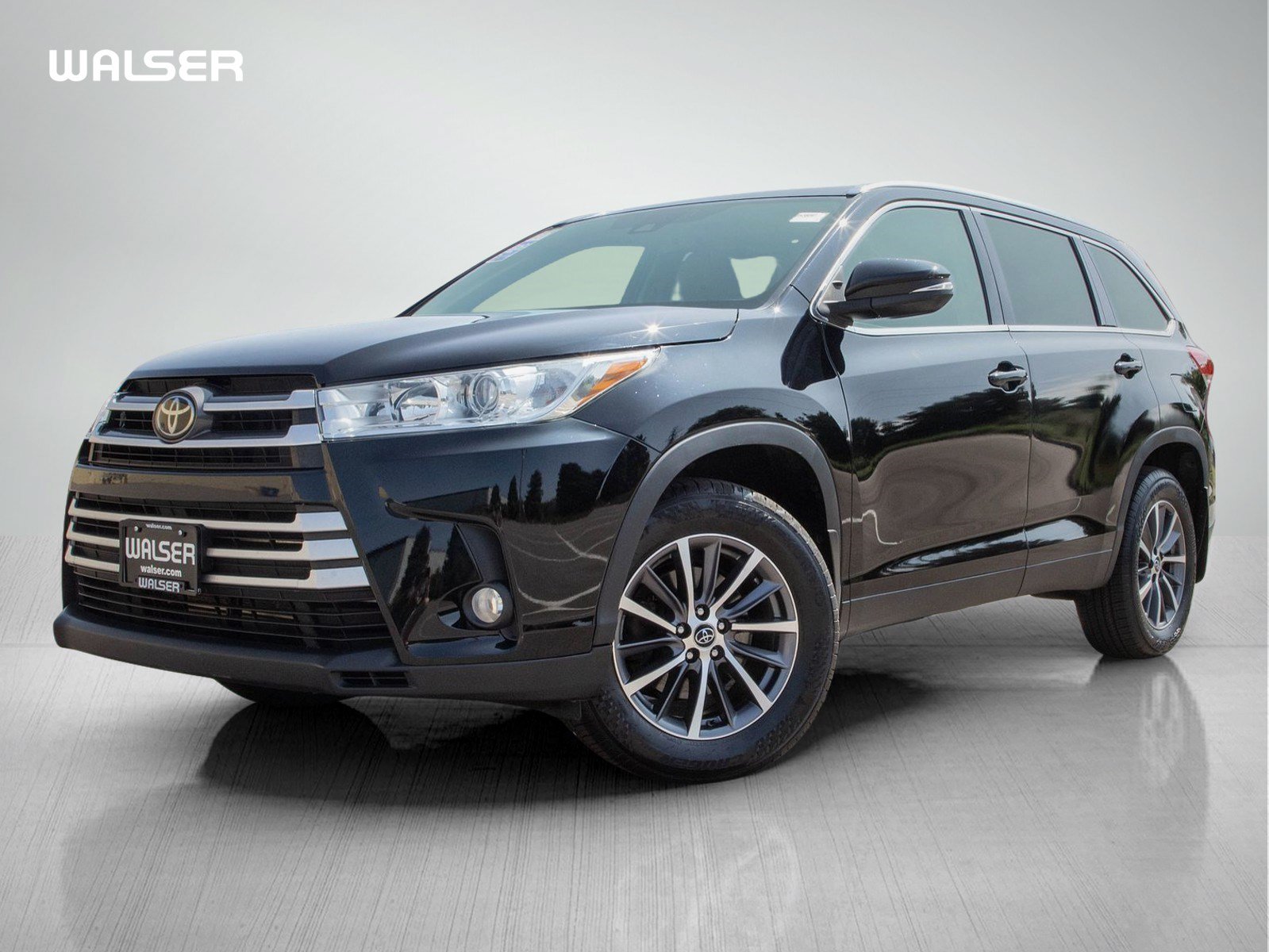 Used 2019 Toyota Highlander XLE AWD/4WD image 1
