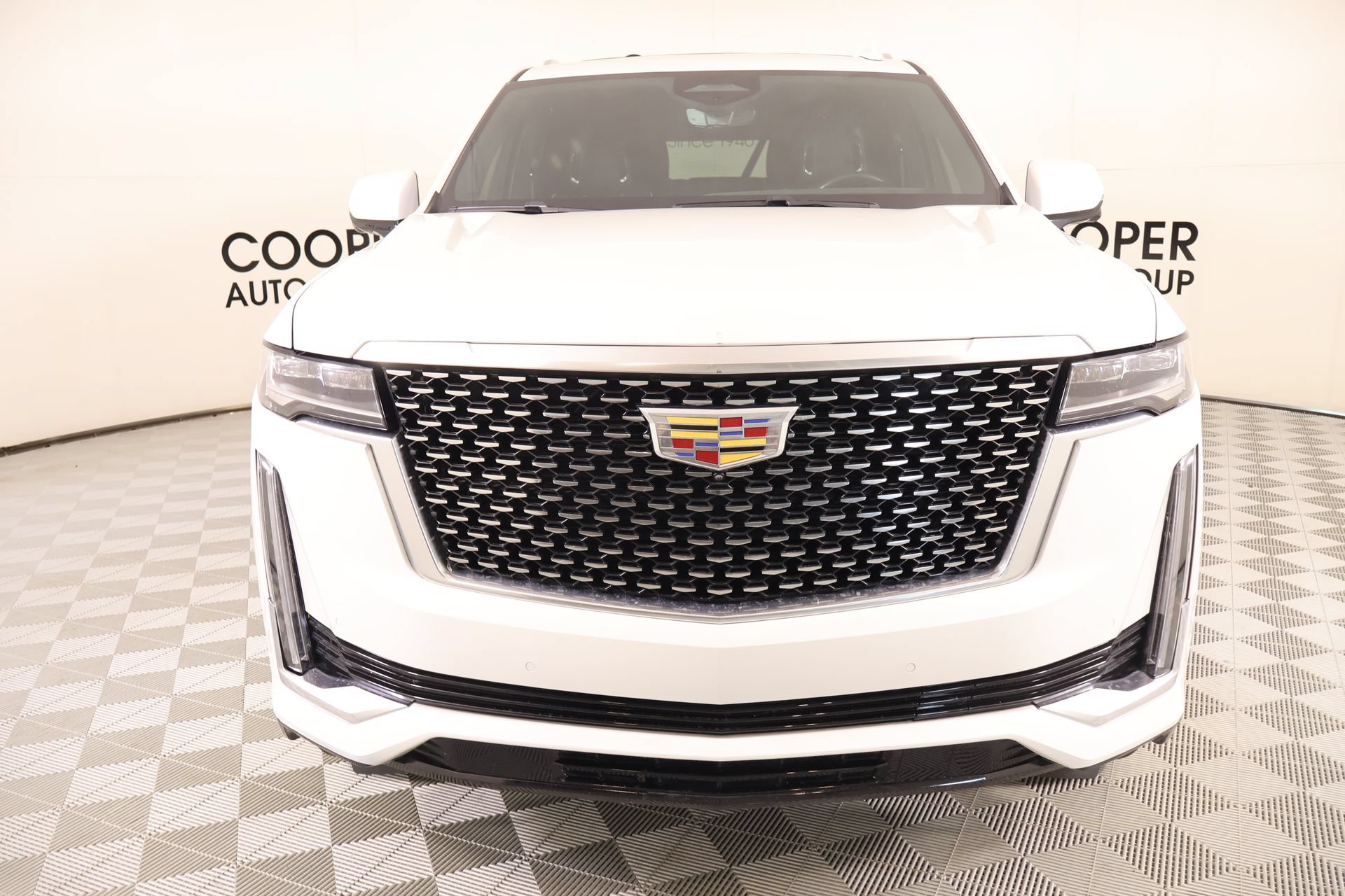 Used 2022 Cadillac Escalade Premium Luxury AWD/4WD image 10