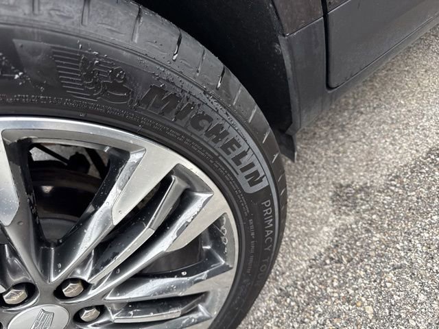 Used 2019 Cadillac XT5 Premium Luxury FWD image 16