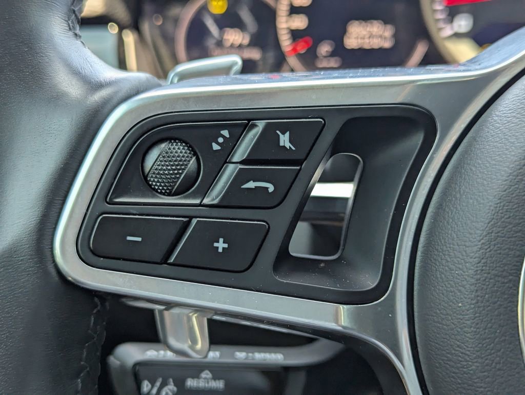 Used 2023 Porsche Cayenne Platinum Edition image 24