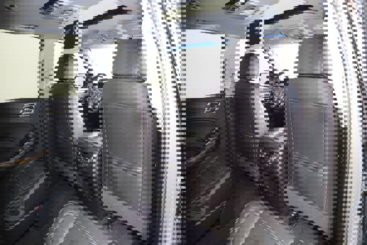 Used 2018 GMC Yukon Denali w/ Open Road Package image 17